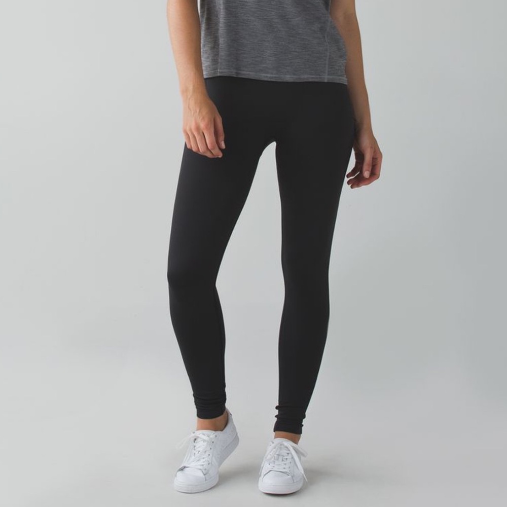 Lululemon Zone In Tight Sz 8 In Black
